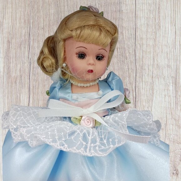 Madame Alexander Vtg Sleeping Beauty Collectible Doll 30680 In Box With Blonde - Picture 2 of 5